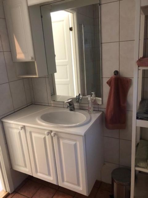 Koselig Nyoppusset 3 Roms Leilighet Med Egen Parkeringsplass I Rolige Omgivelse Naer Sjoen, 2 Mil Nord For Bergen Sentrum. 외부 사진