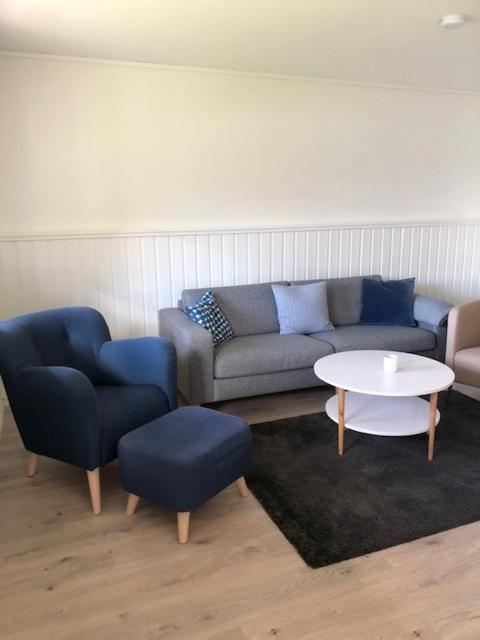 Koselig Nyoppusset 3 Roms Leilighet Med Egen Parkeringsplass I Rolige Omgivelse Naer Sjoen, 2 Mil Nord For Bergen Sentrum. 외부 사진