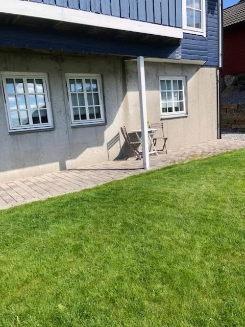 Koselig Nyoppusset 3 Roms Leilighet Med Egen Parkeringsplass I Rolige Omgivelse Naer Sjoen, 2 Mil Nord For Bergen Sentrum. 외부 사진
